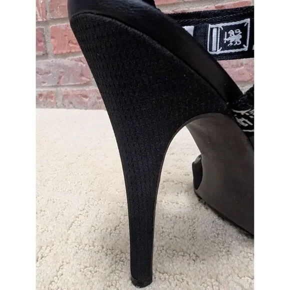 Y2K Grey Ant X Teva High Heel Stiletto Pump Womens Size 9 Black White Flags Hike - Picture 11 of 11